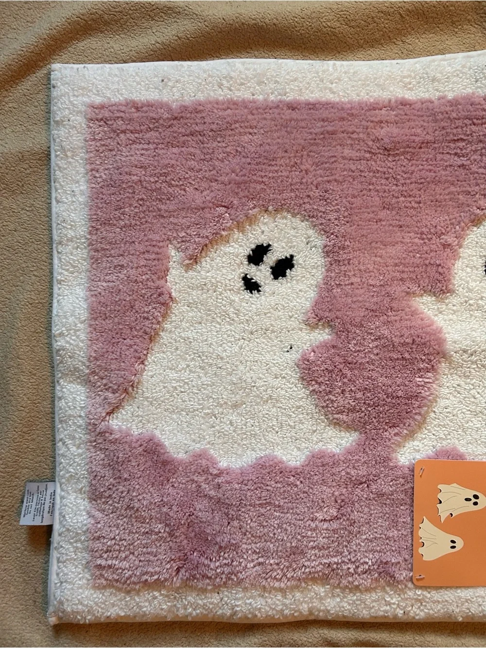 KASSATEX 21x34 Pink And White Cheerful Ghosts Plush Bath Rug NWTS